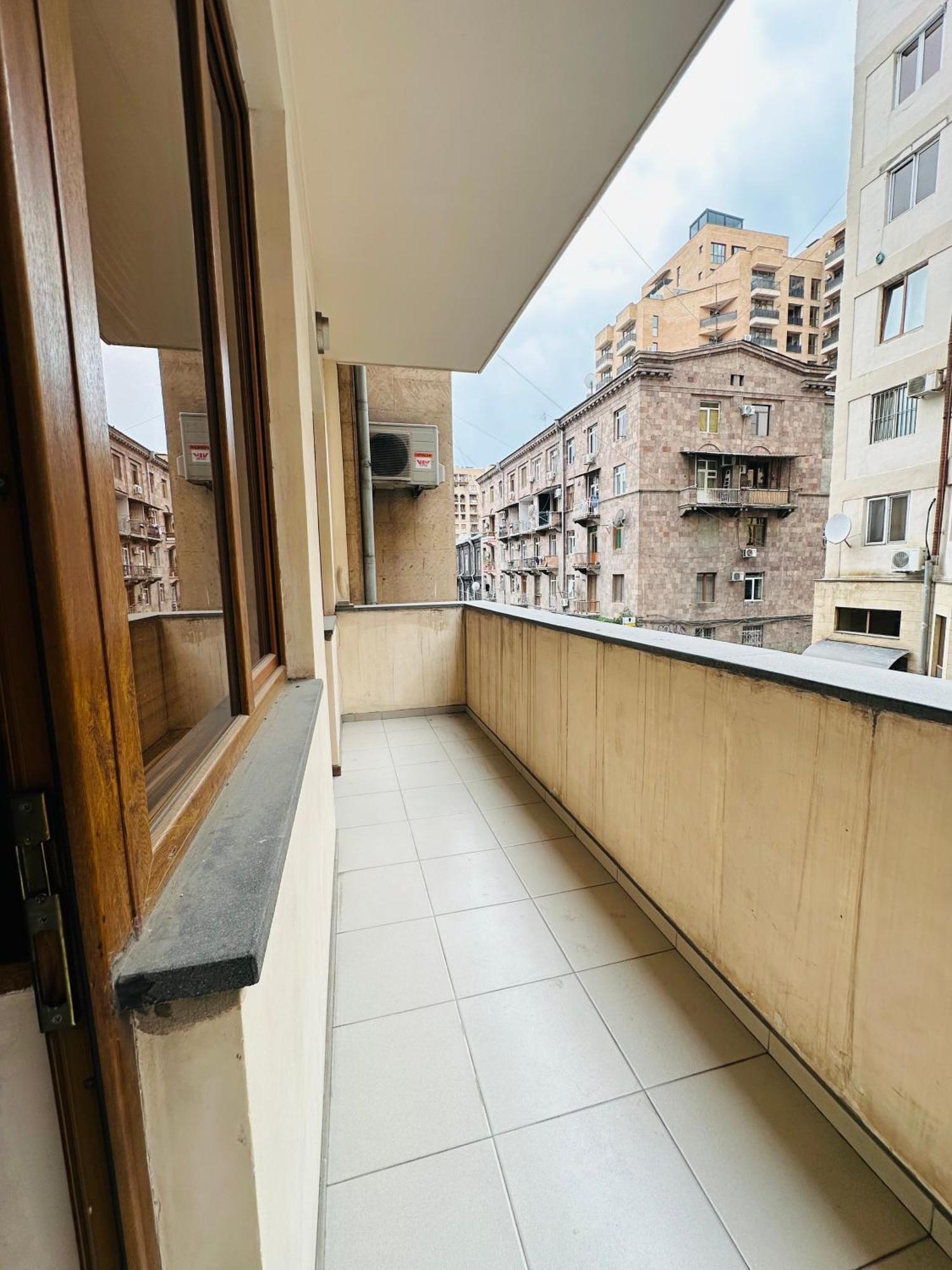 Sakharov Residence, Small Center エレバン エクステリア 写真